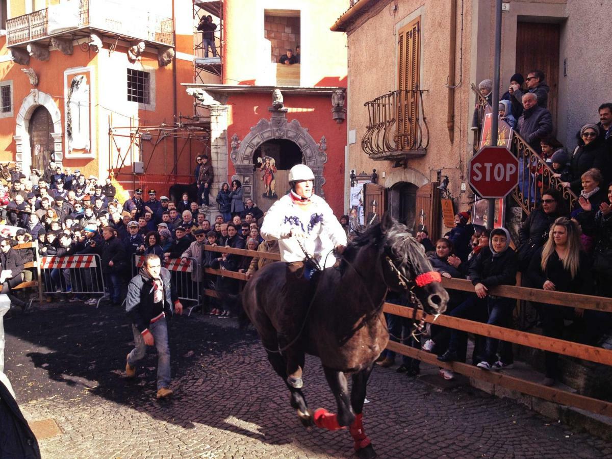 La Finestra Sui Cento Portali Apartment Pignola